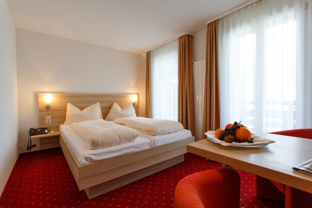 Hotel Kreuz Leissigen Ruang foto
