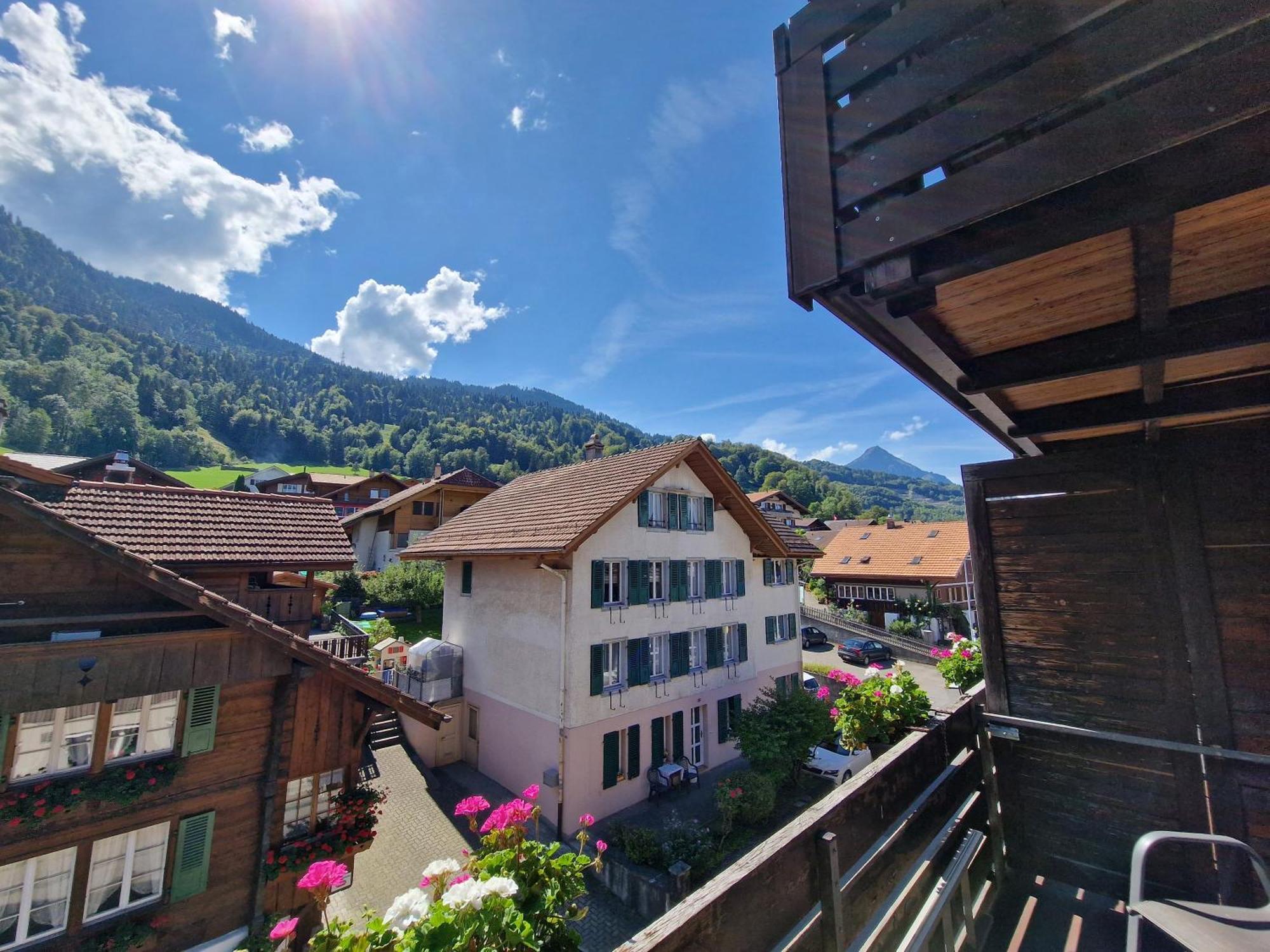 Hotel Kreuz Leissigen Bagian luar foto