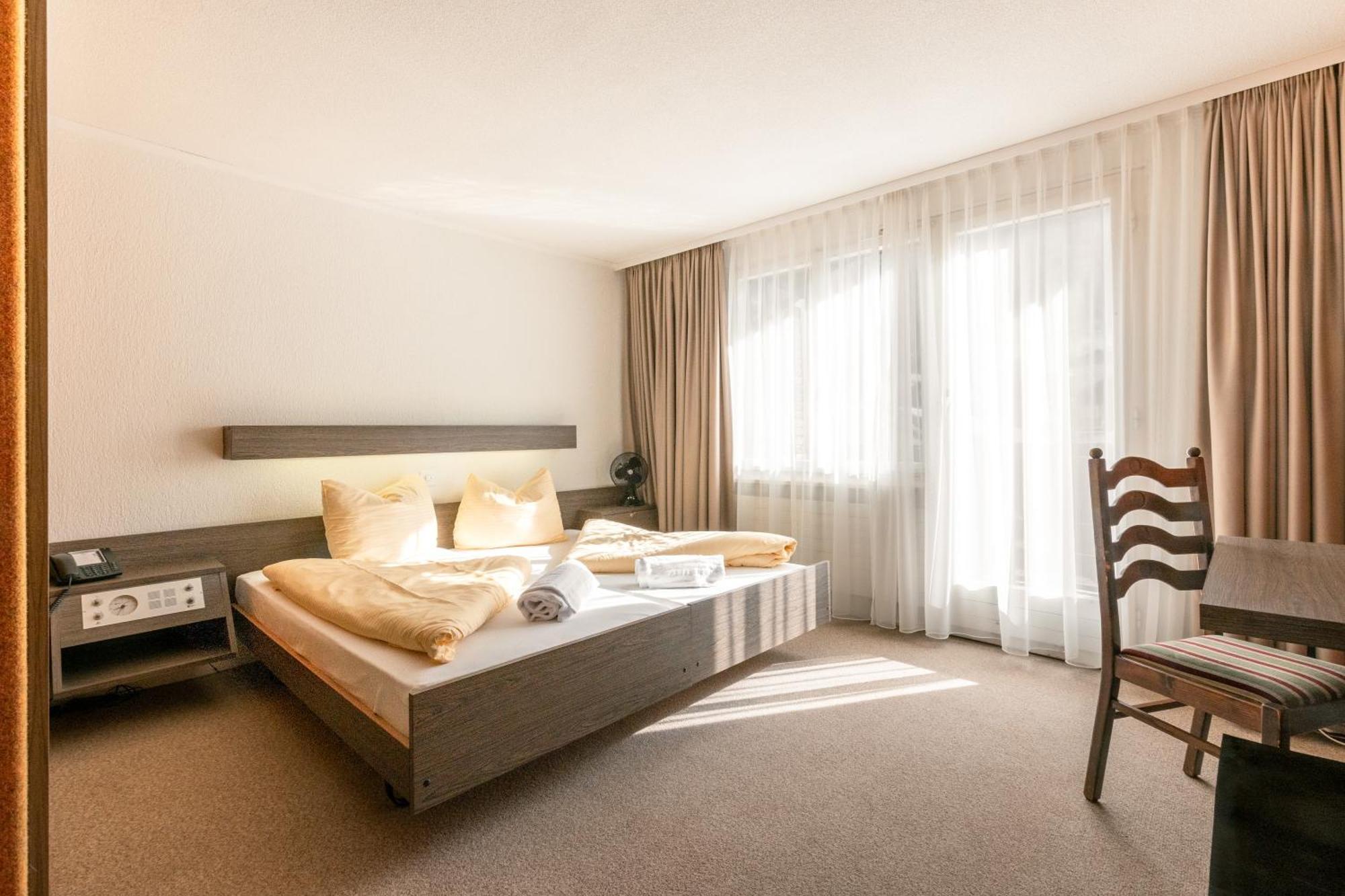 Hotel Kreuz Leissigen Bagian luar foto
