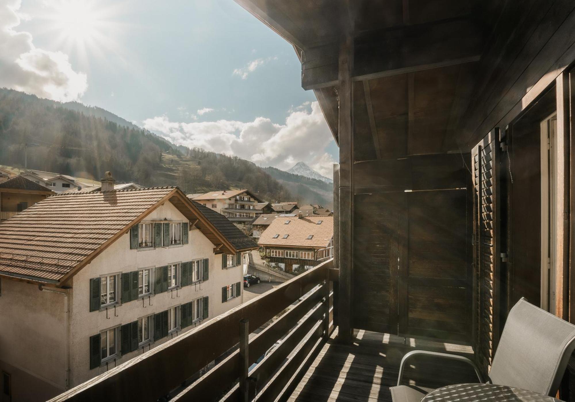 Hotel Kreuz Leissigen Bagian luar foto