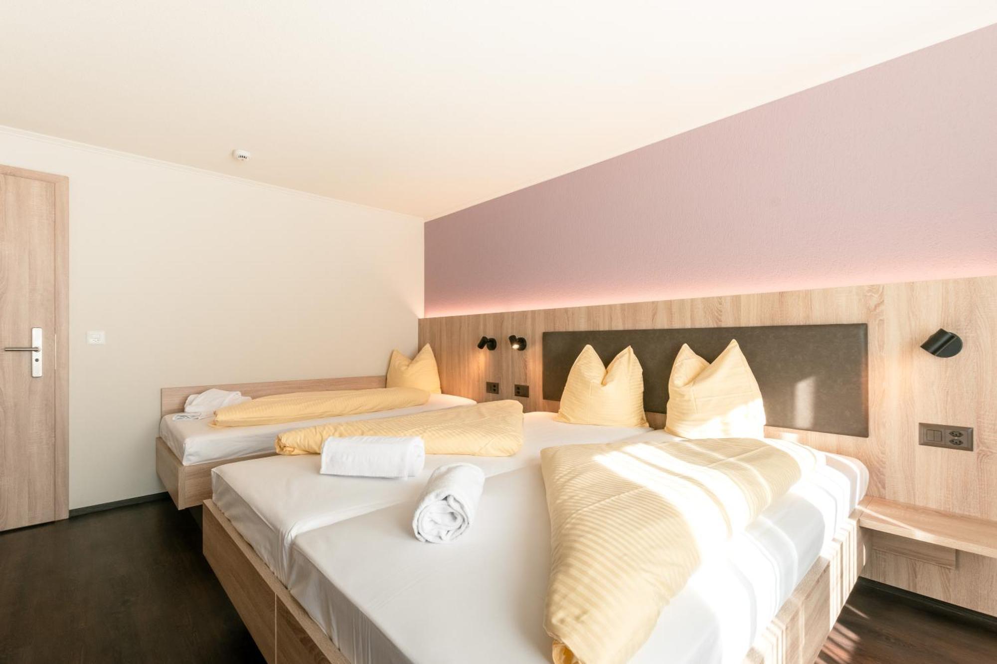 Hotel Kreuz Leissigen Bagian luar foto