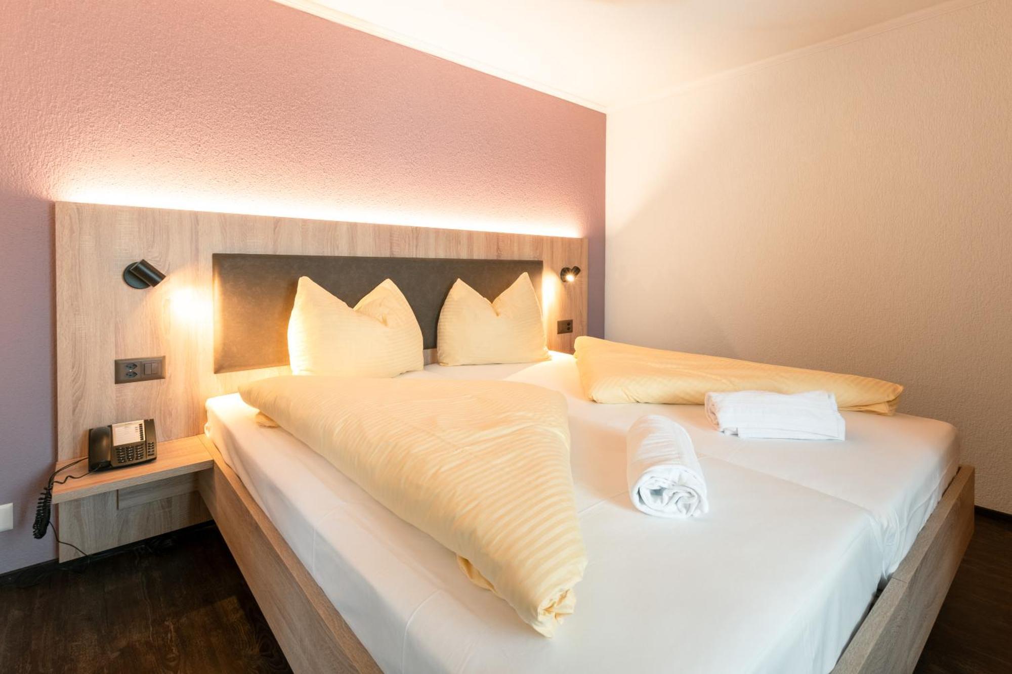 Hotel Kreuz Leissigen Bagian luar foto