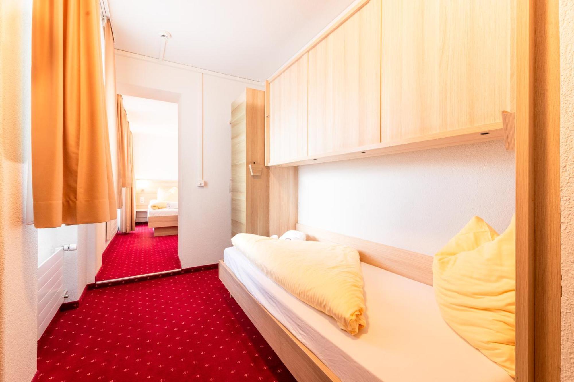 Hotel Kreuz Leissigen Bagian luar foto