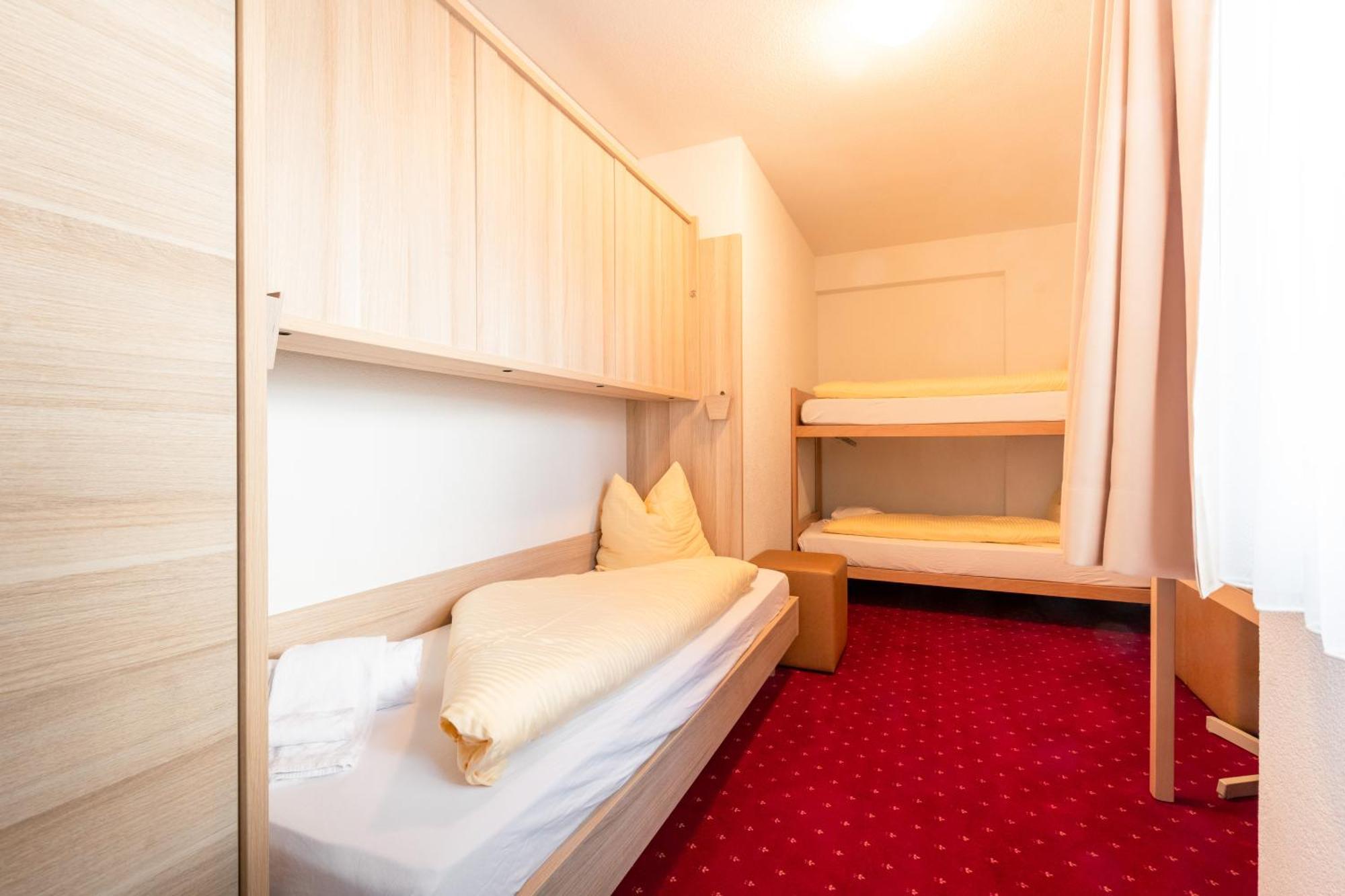 Hotel Kreuz Leissigen Bagian luar foto