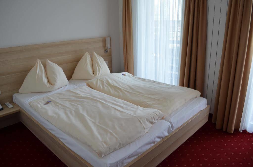 Hotel Kreuz Leissigen Bagian luar foto